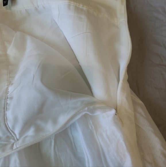 Ann Taylor Womens SZ 4 Silk blend White skirt pintuck pleating lace trim lined - Picture 6 of 8